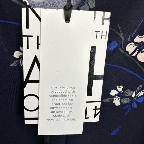 NWT 41 Hawthorn Breyson Dark Navy Floral Pleated Sleeveless Blouse Top XSP - Picture 5 of 10